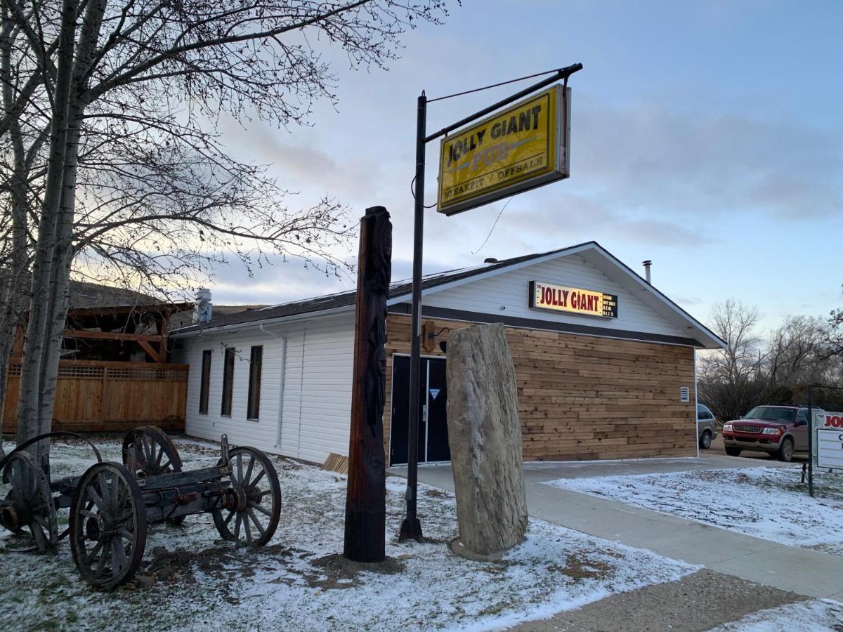 Jolly Giant Pub & Motel Willow Bunch Buitenkant foto